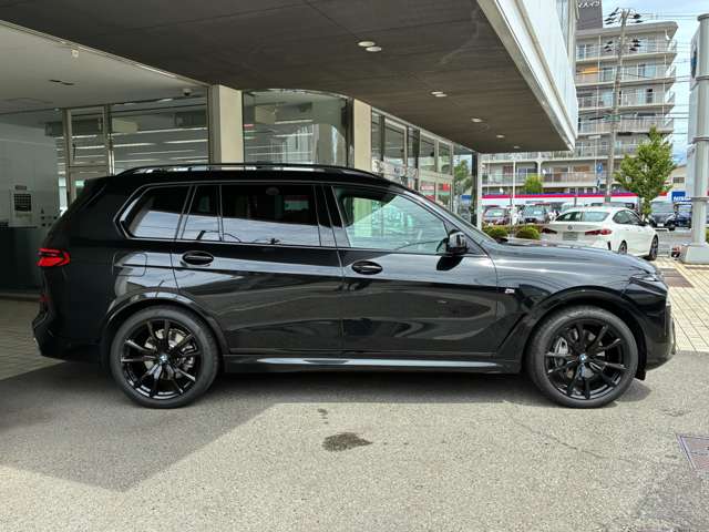 BMW X7 8