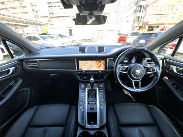 Porsche Macan 8
