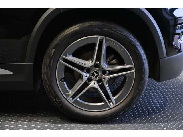 Mercedes-Benz GLA-Class 11