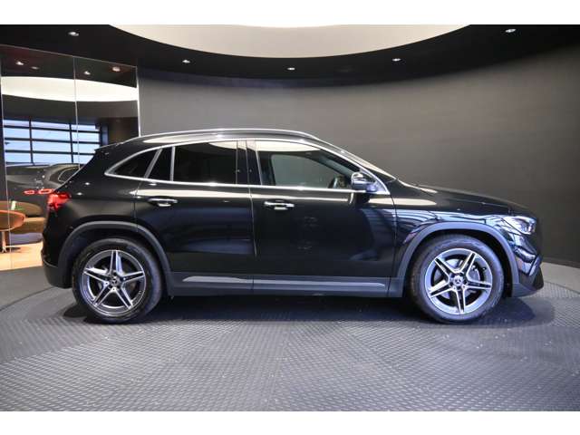 Mercedes-Benz GLA-Class 4