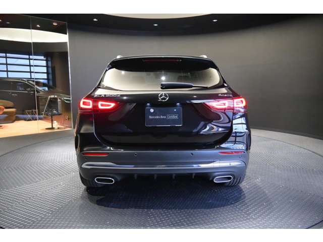 Mercedes-Benz GLA-Class 6