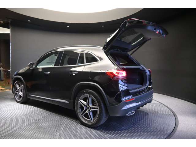 Mercedes-Benz GLA-Class 8