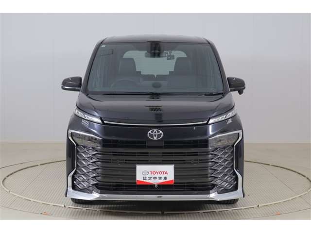 Toyota Voxy 2