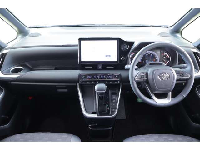Toyota Voxy 4