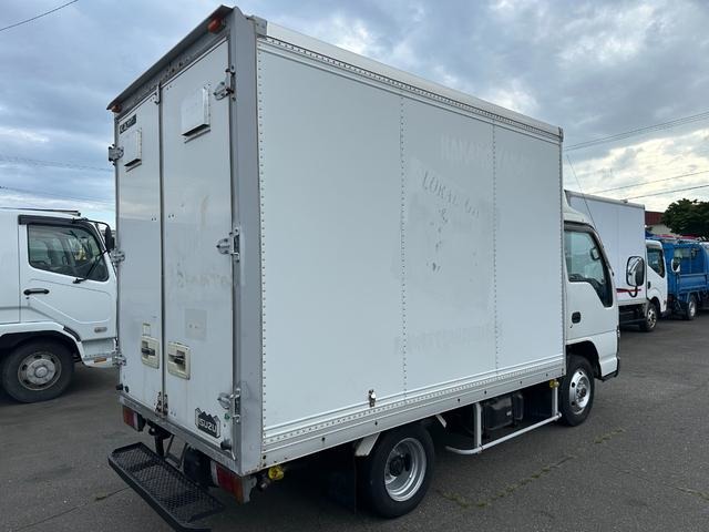 Isuzu Elf 4