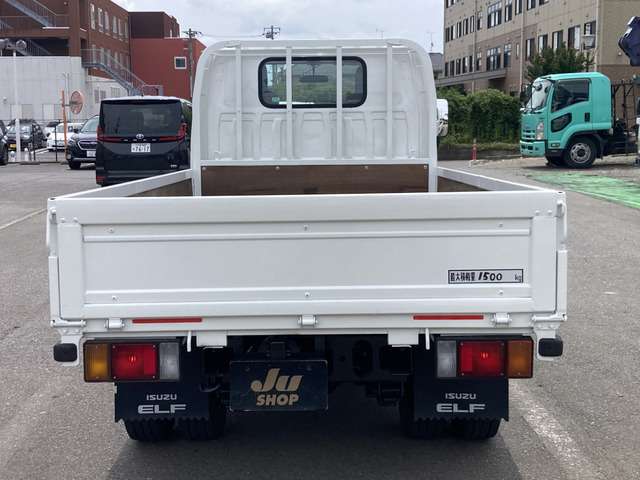 Isuzu Elf 12