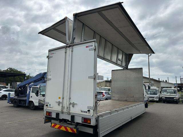 Mitsubishi Fuso Fighter 4