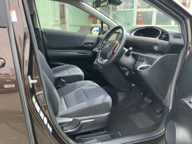 Toyota Sienta 12