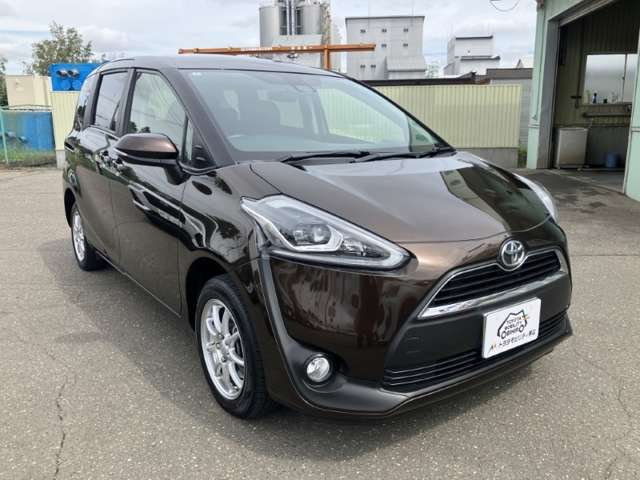 Toyota Sienta 9
