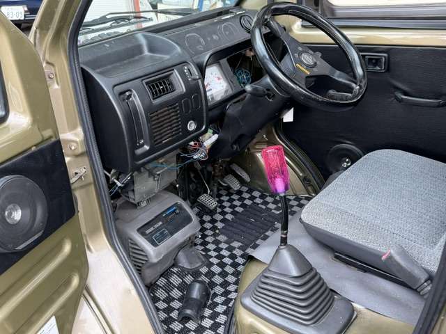 Daihatsu Midget II 3