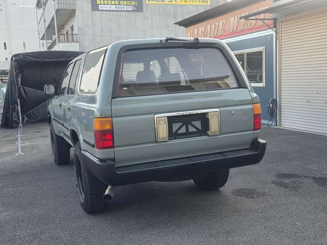 Toyota Hilux Surf 6