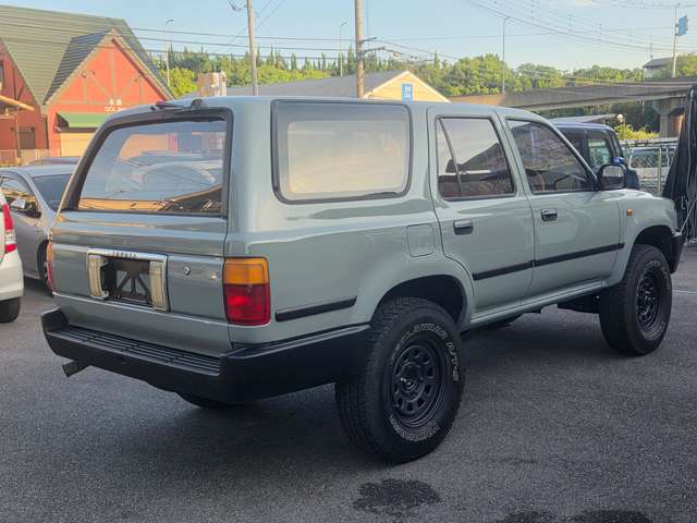 Toyota Hilux Surf 7
