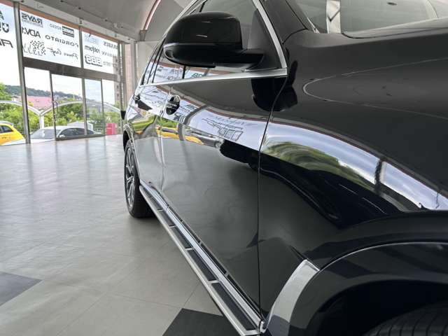 BMW X7 8