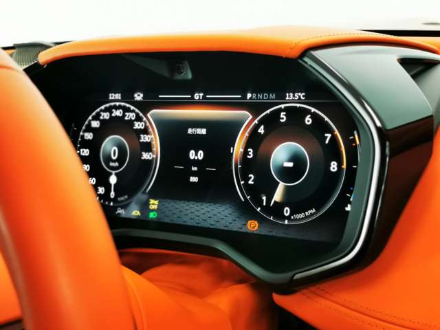 Aston Martin DBX 12