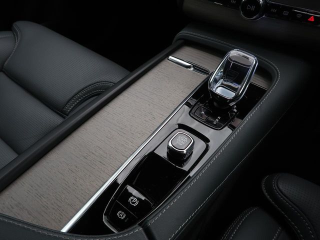 Volvo XC90 11