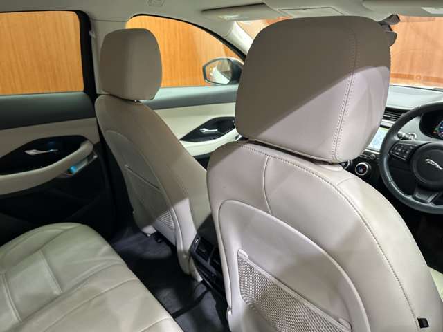 Jaguar E-Pace 7