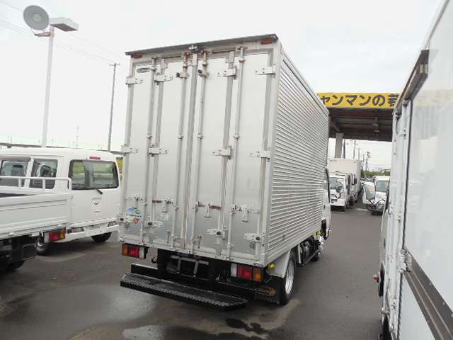 Isuzu Elf 4