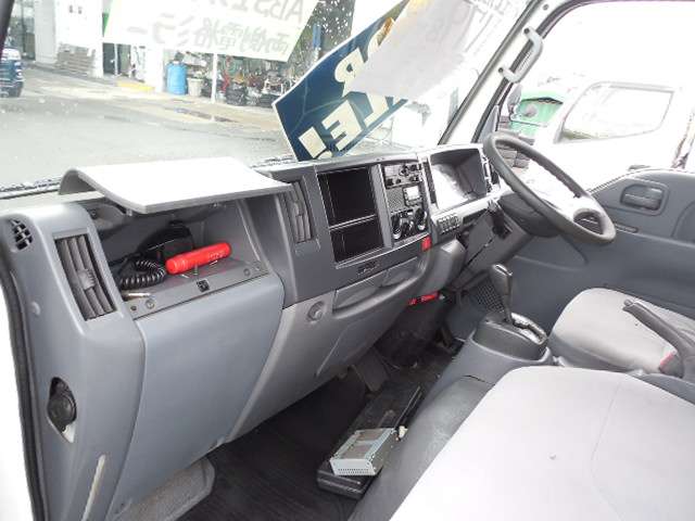 Isuzu Elf 8