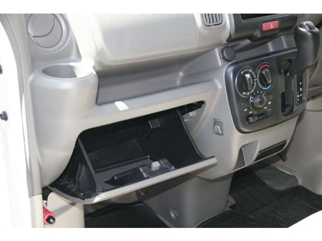 Nissan NV100 Clipper 12