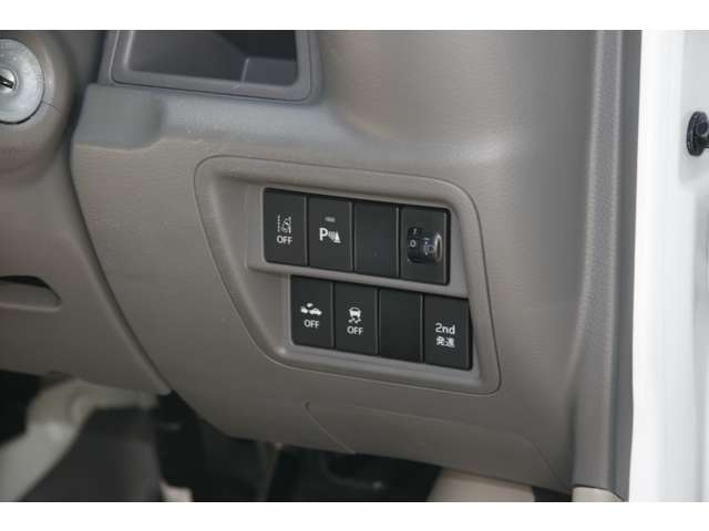 Nissan NV100 Clipper 7