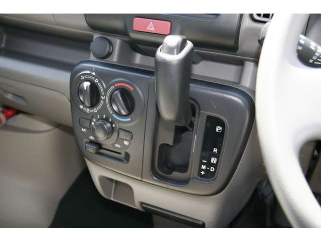 Nissan NV100 Clipper 9