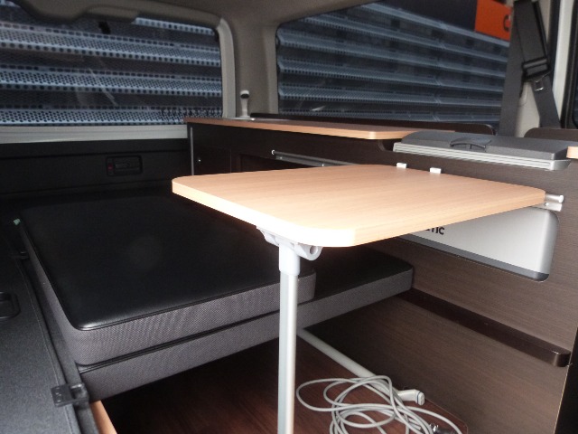 Toyota Hiace Van 8