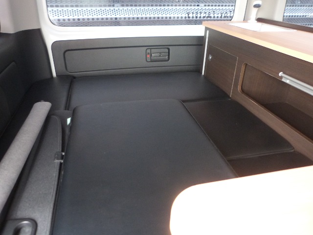 Toyota Hiace Van 10