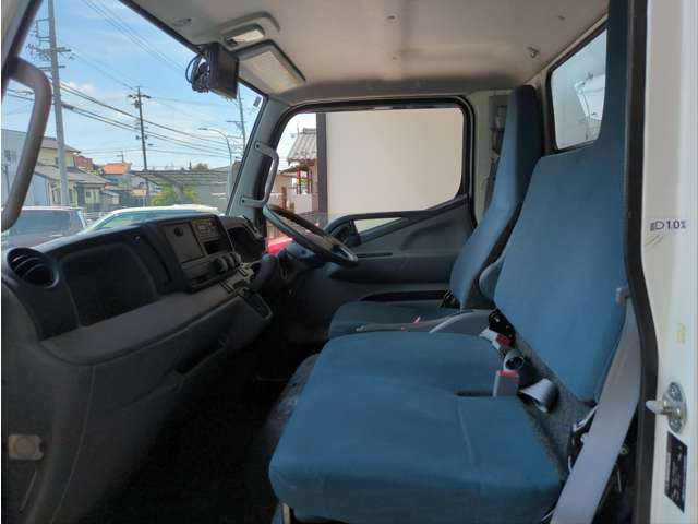 Mitsubishi Fuso Canter 9