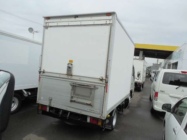 Isuzu Elf 4