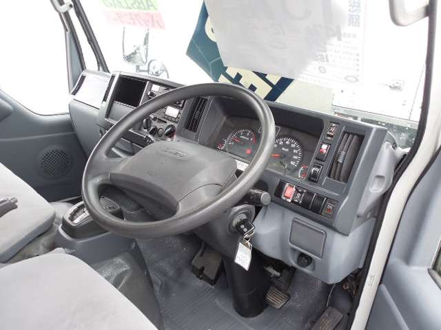 Isuzu Elf 10