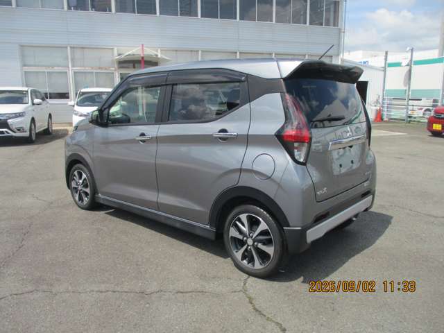 Mitsubishi eK X 12