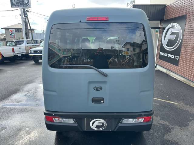 Daihatsu Hijet Cargo 4