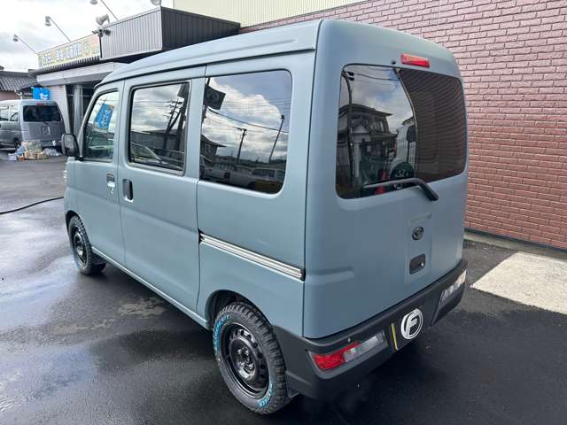 Daihatsu Hijet Cargo 6