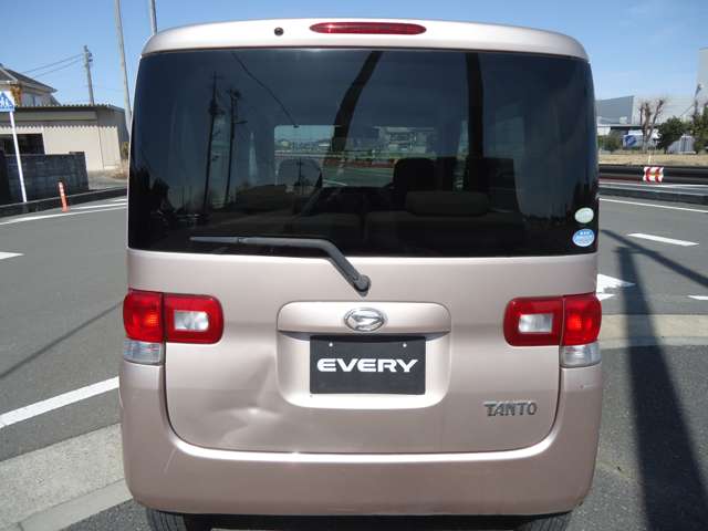 Daihatsu Tanto 7
