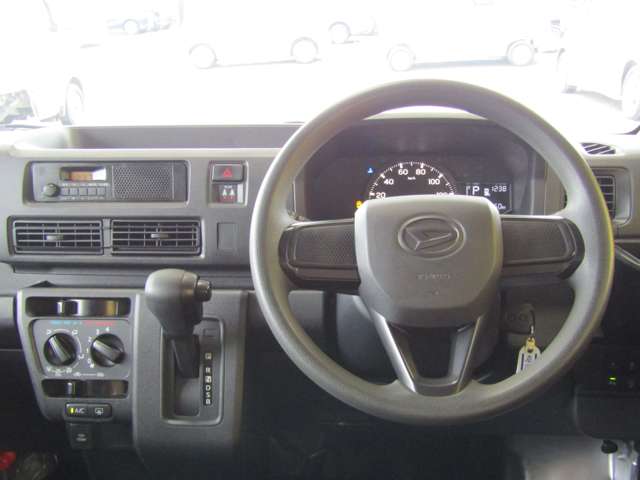 Daihatsu Hijet Cargo 5