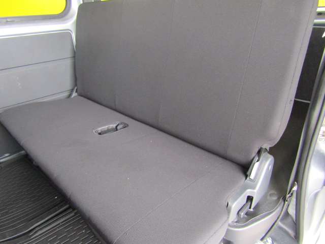 Daihatsu Hijet Cargo 8