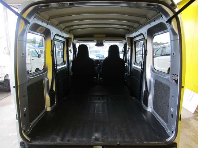 Daihatsu Hijet Cargo 10