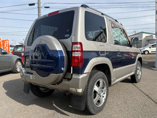 Mitsubishi Pajero Mini 12