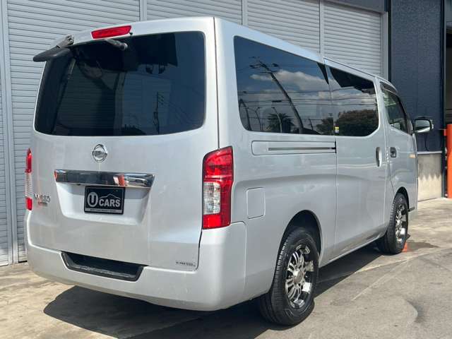 Nissan NV350 Caravan 11