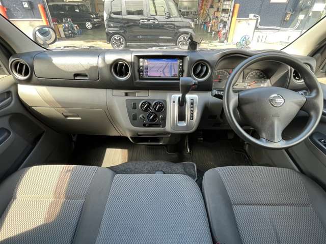 Nissan NV350 Caravan 12