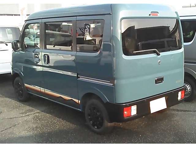 Suzuki Every 8