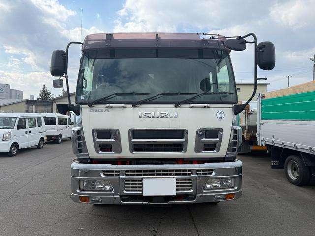 Isuzu Giga 3
