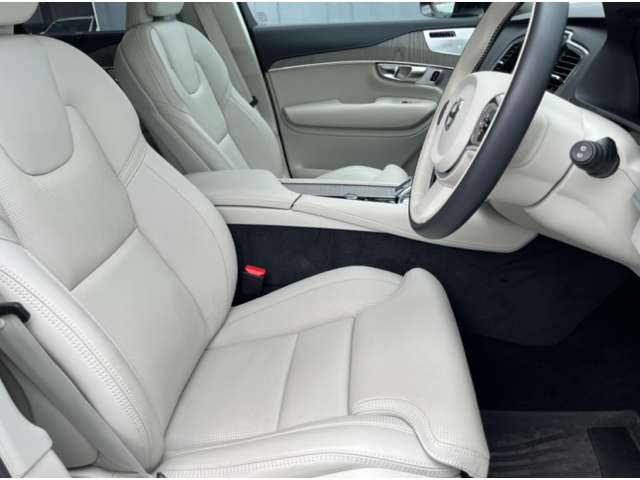 Volvo XC90 11