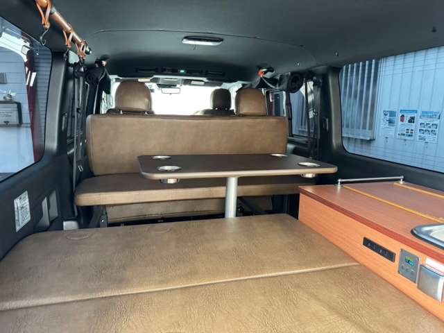 Toyota Hiace Van 3
