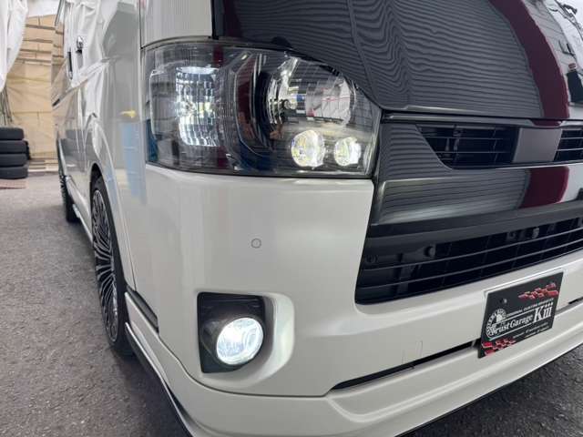 Toyota Hiace Van 6