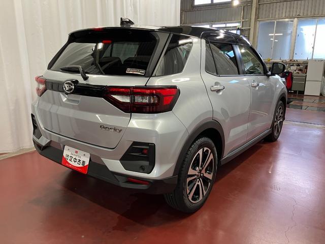 Daihatsu Rocky 5