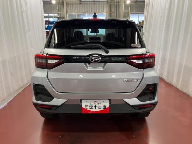 Daihatsu Rocky 6
