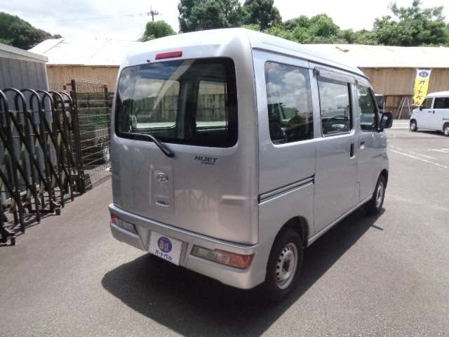 Daihatsu Hijet Cargo 3