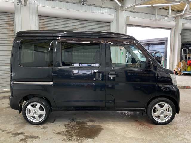 Daihatsu Hijet Cargo 6