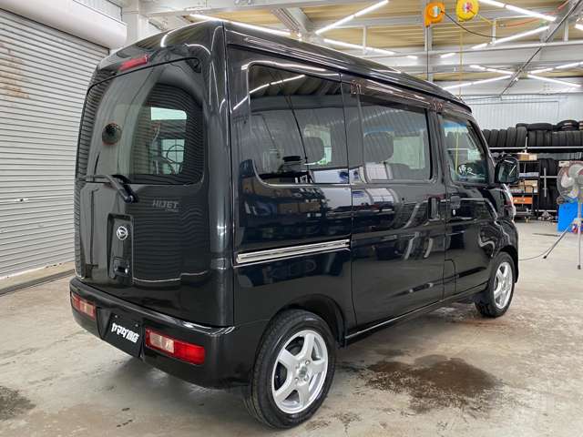 Daihatsu Hijet Cargo 7